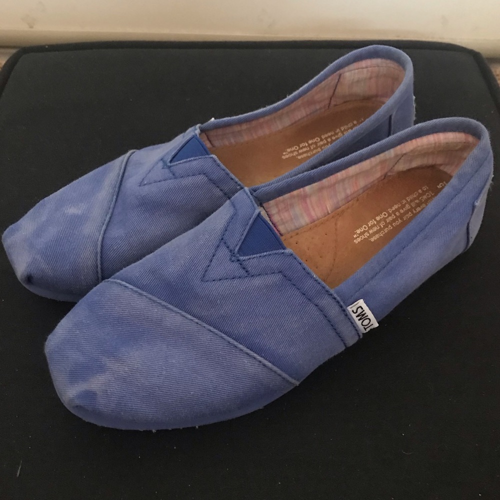 Distressed Blue TOMS